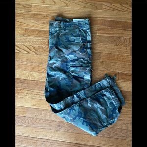 BNWT Men’s Slim Live-In Camo Cargo Pants